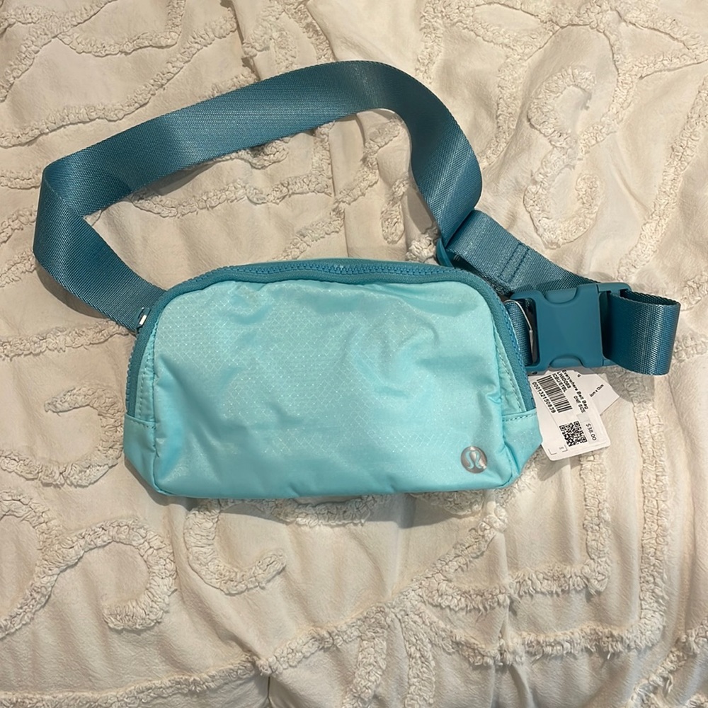 Brand new lululemon everywhere belt bag